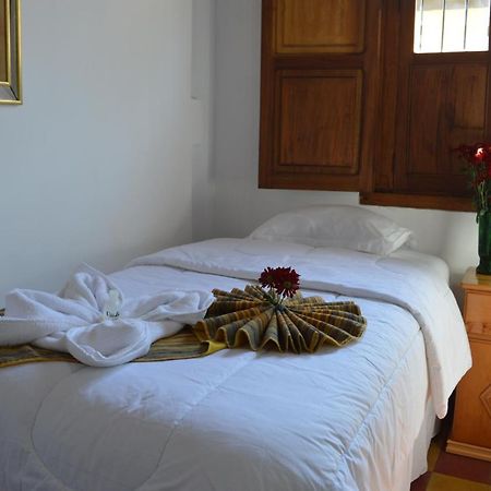 Hotel Y Galeria Uxlabil 危地马拉安地瓜 外观 照片