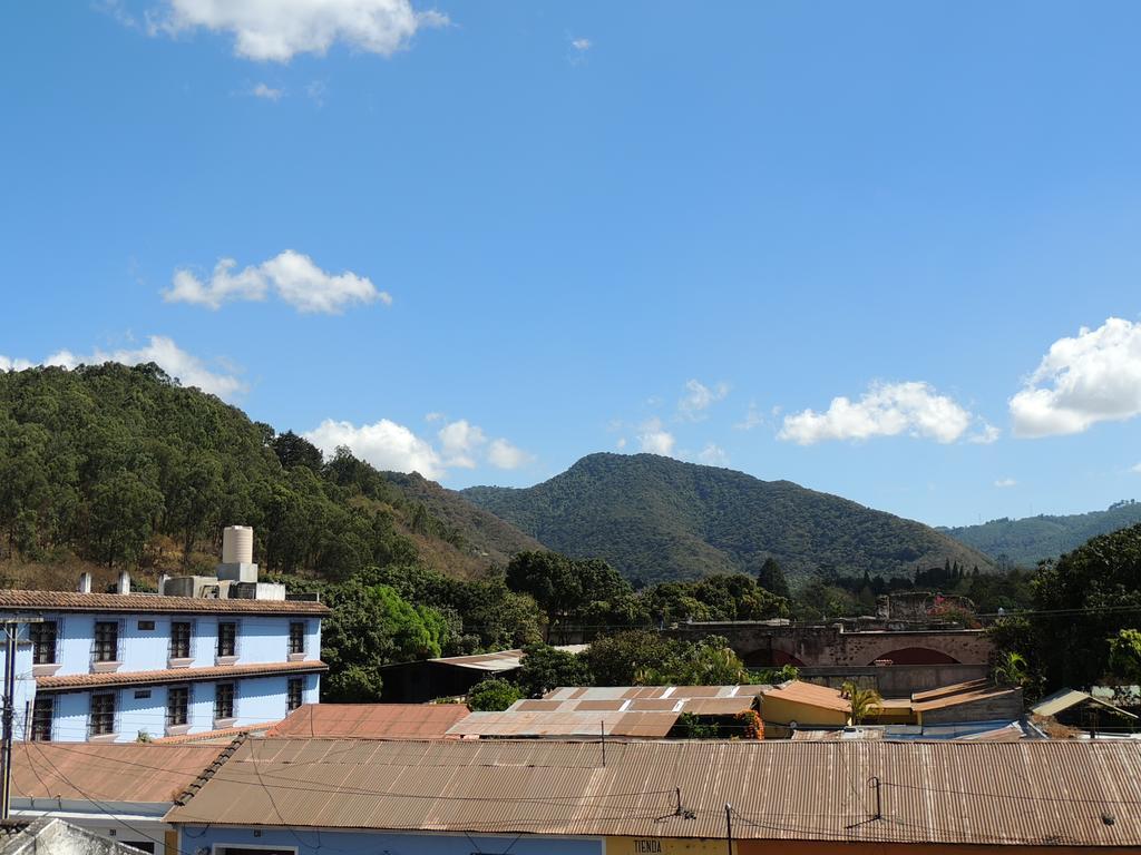 Hotel Y Galeria Uxlabil 危地马拉安地瓜 外观 照片