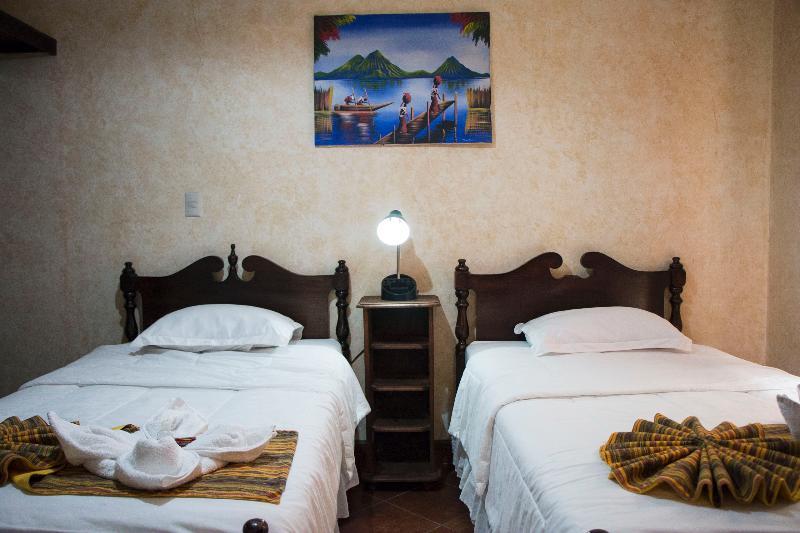 Hotel Y Galeria Uxlabil 危地马拉安地瓜 外观 照片
