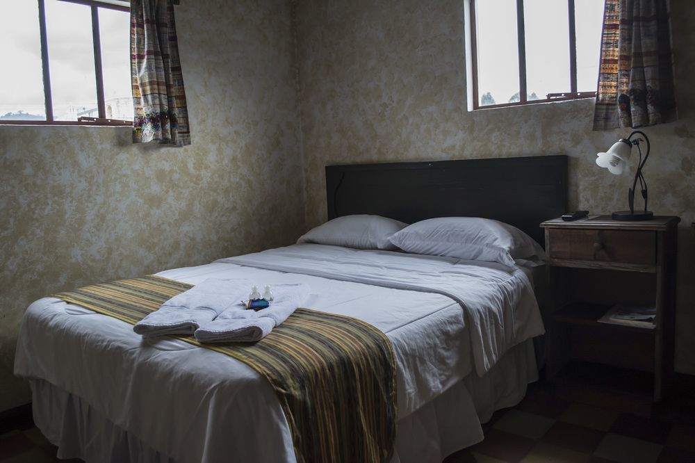 Hotel Y Galeria Uxlabil 危地马拉安地瓜 外观 照片