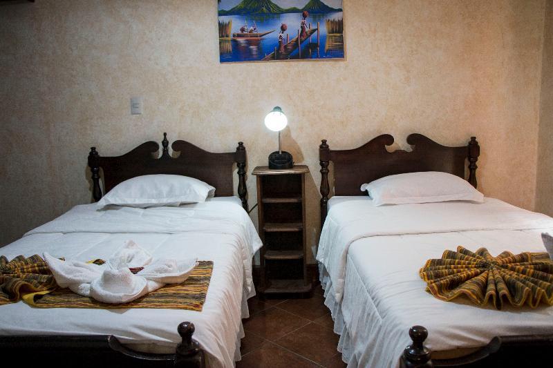 Hotel Y Galeria Uxlabil 危地马拉安地瓜 外观 照片